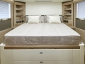 Astondoa-66-motoryacht-hk-guestcabin