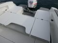 SL600-hk-speedboat-exterior-9b