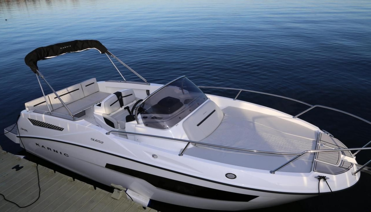 SL652 speed boat