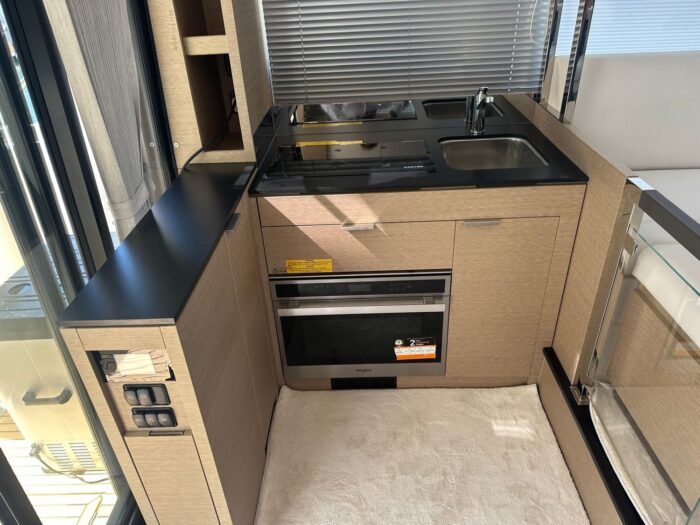 Prestige420 yachthk5