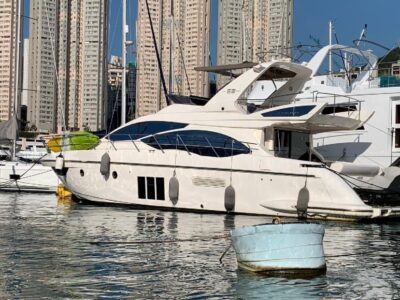 Azimut 53 Flybridge motor yacht