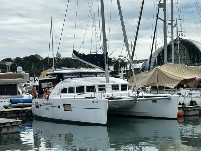 Lagoon380 yacht1