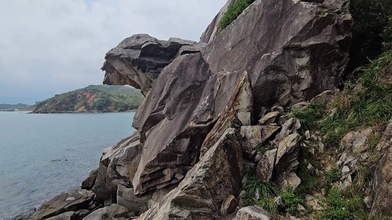 eaglesbeakrock clearwaterbay hongkong