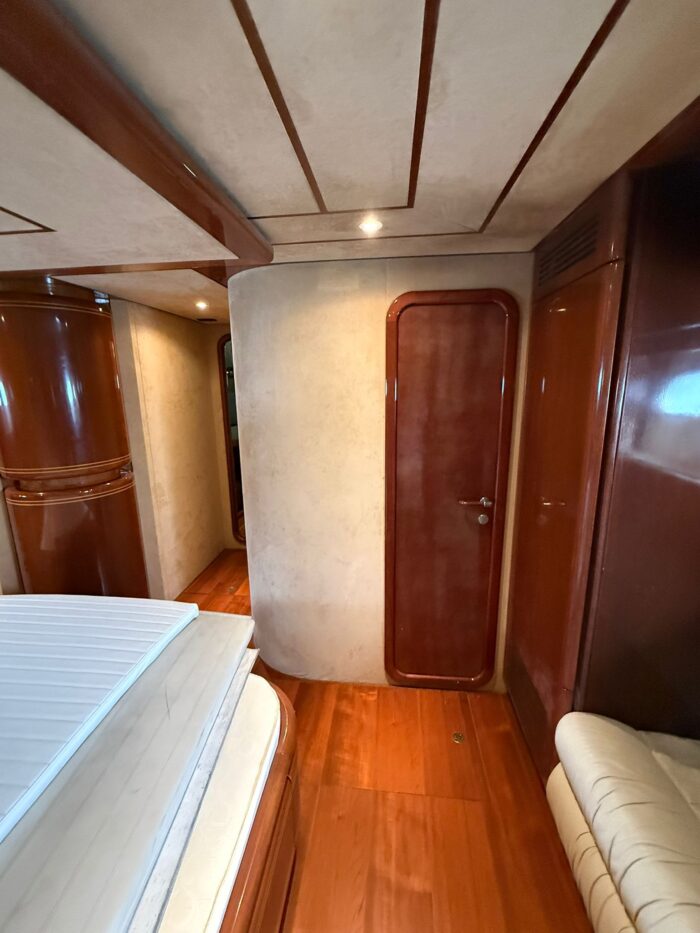 Ferretti80 22