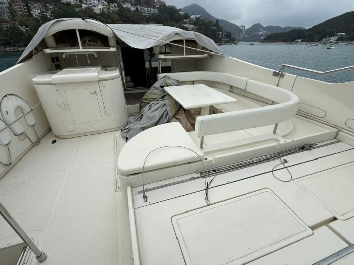 Ferretti80 9