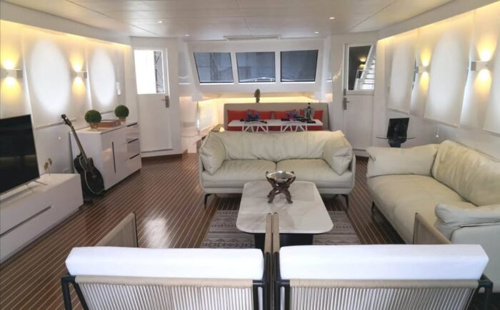 Mandarin50 liveaboard 5