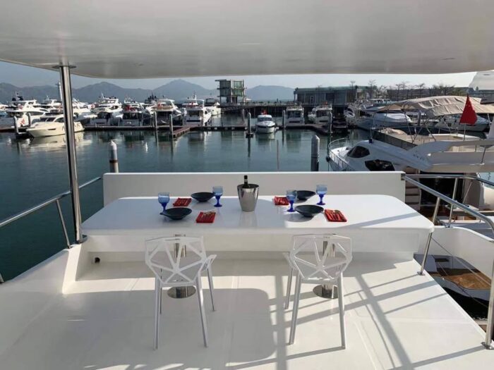 Mandarin50 liveaboard 8