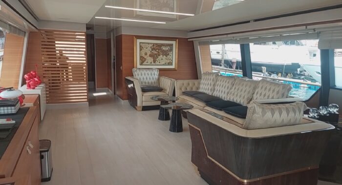 customline navetta28 ferretti 22
