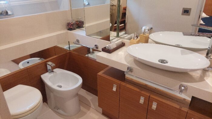 customline navetta28 ferretti 5