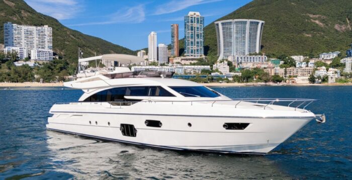 Ferretti 690