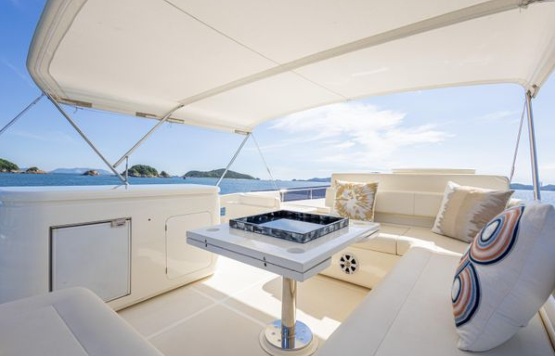Ferretti690 4