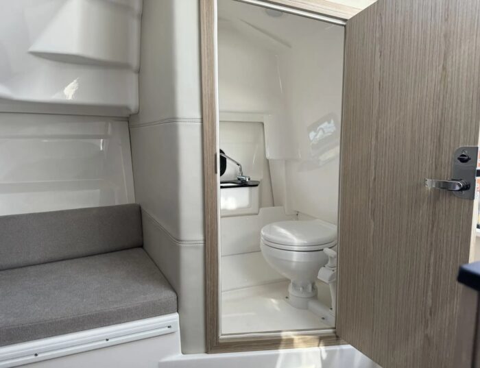 KarnicSl702 usedboat 3