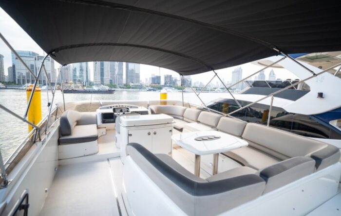 Princess58 flybridge