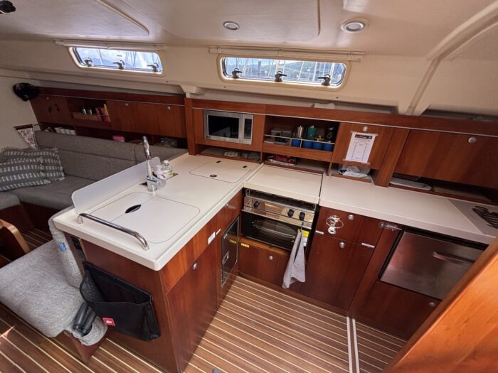 Hanse 385 sailingyacht 13