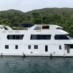 Liveaboard boat 70