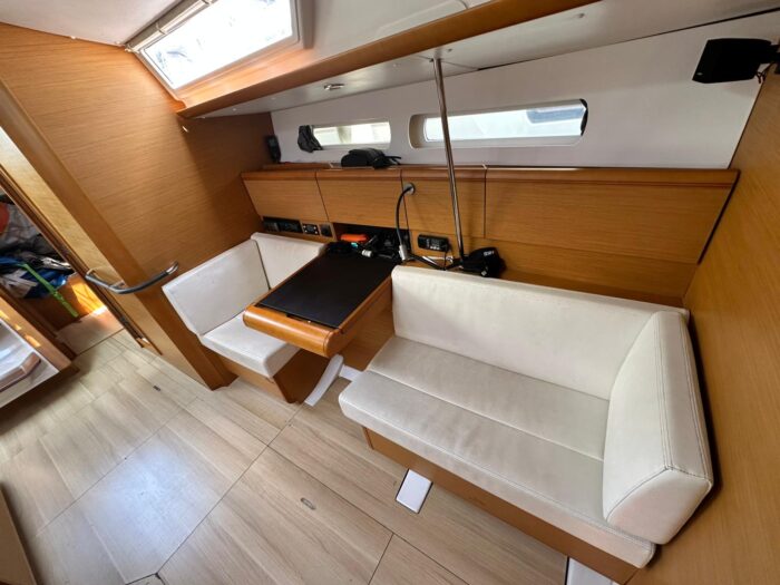 SunOdyssey439 5